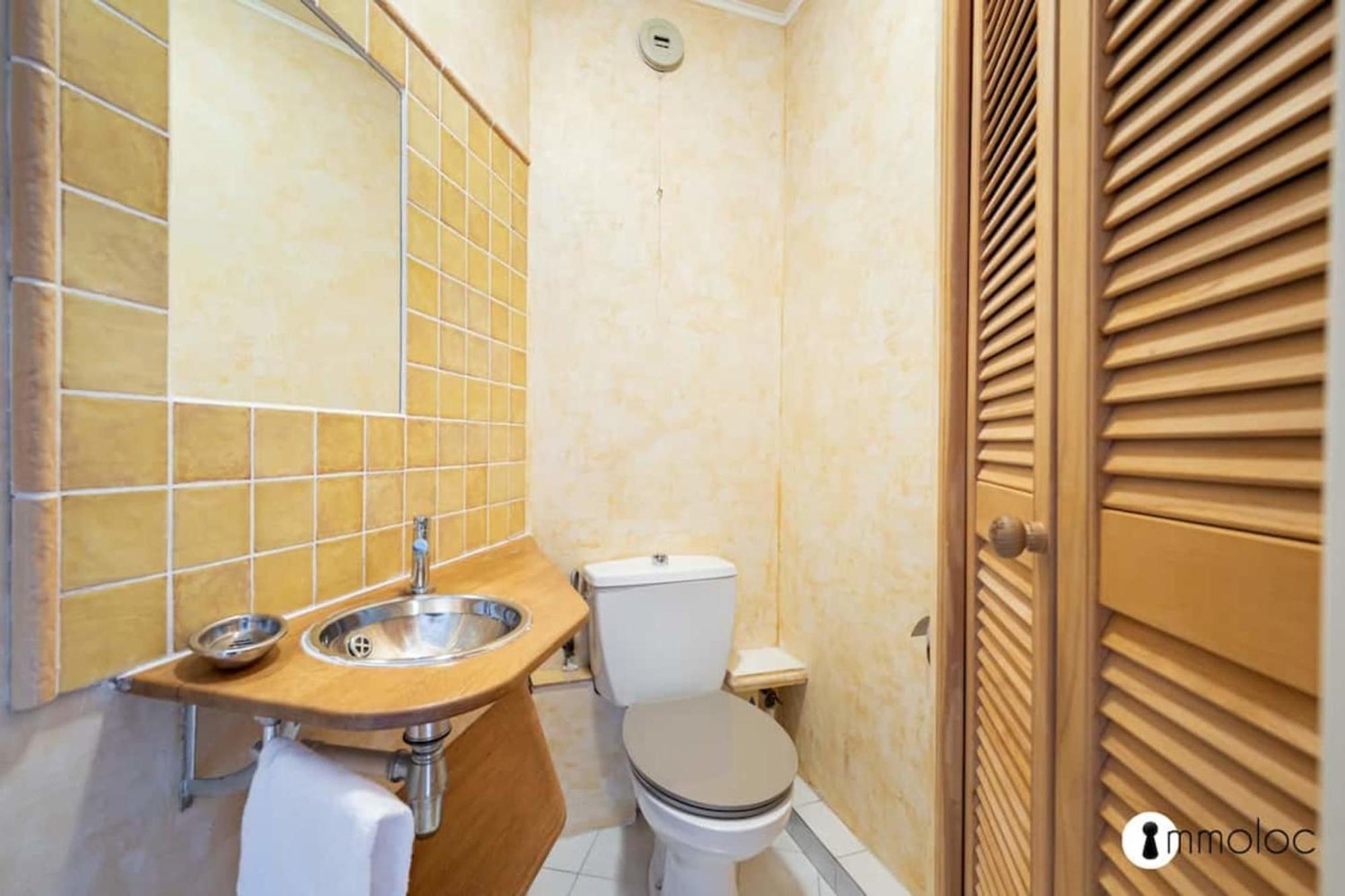 Spacious Apartment With Pool Located In The Marina Of Mandelieu Exterior photo